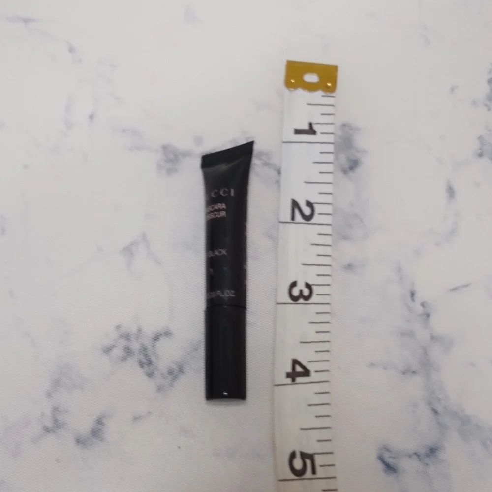 Gucci Mascara Eve Black 1 Mini Size .03 oz/1 mL New